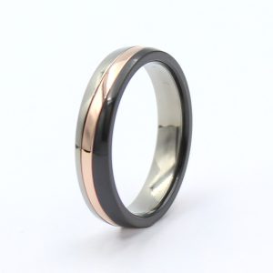 Anillo de Zirconio y oro rojo