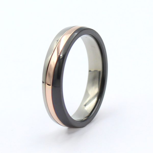 Anillo de Zirconio y oro rojo