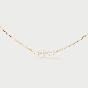 Collar elegante adornado