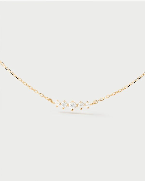 Collar elegante adornado