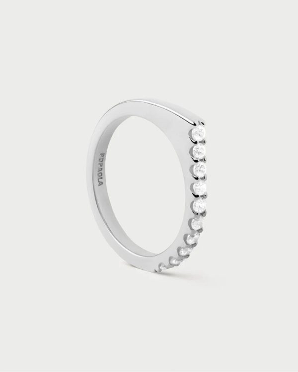 Anillo geométrico adornado