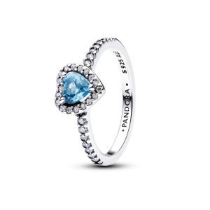 Anillo de plata de ley con forma de corazón
