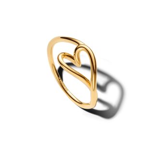 Anillo con forma de corazón